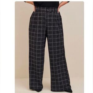 Torrid stretch crepe wide leg pants. Black with grid. Torrid size 16 (1X).